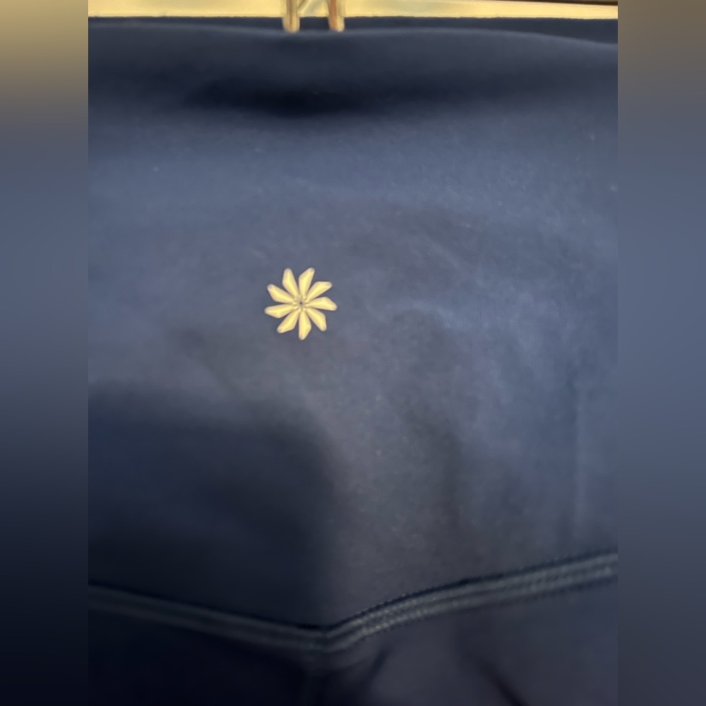 Athleta Salutation Stash Pocket II tight - Picture 3 of 5